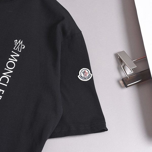 入手困難モンクレール レプリカ コットン 半袖 Tシャツ ブラック mow51883